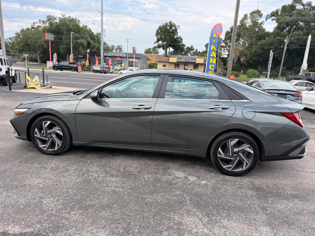 Hyundai Elantra Limited 2025