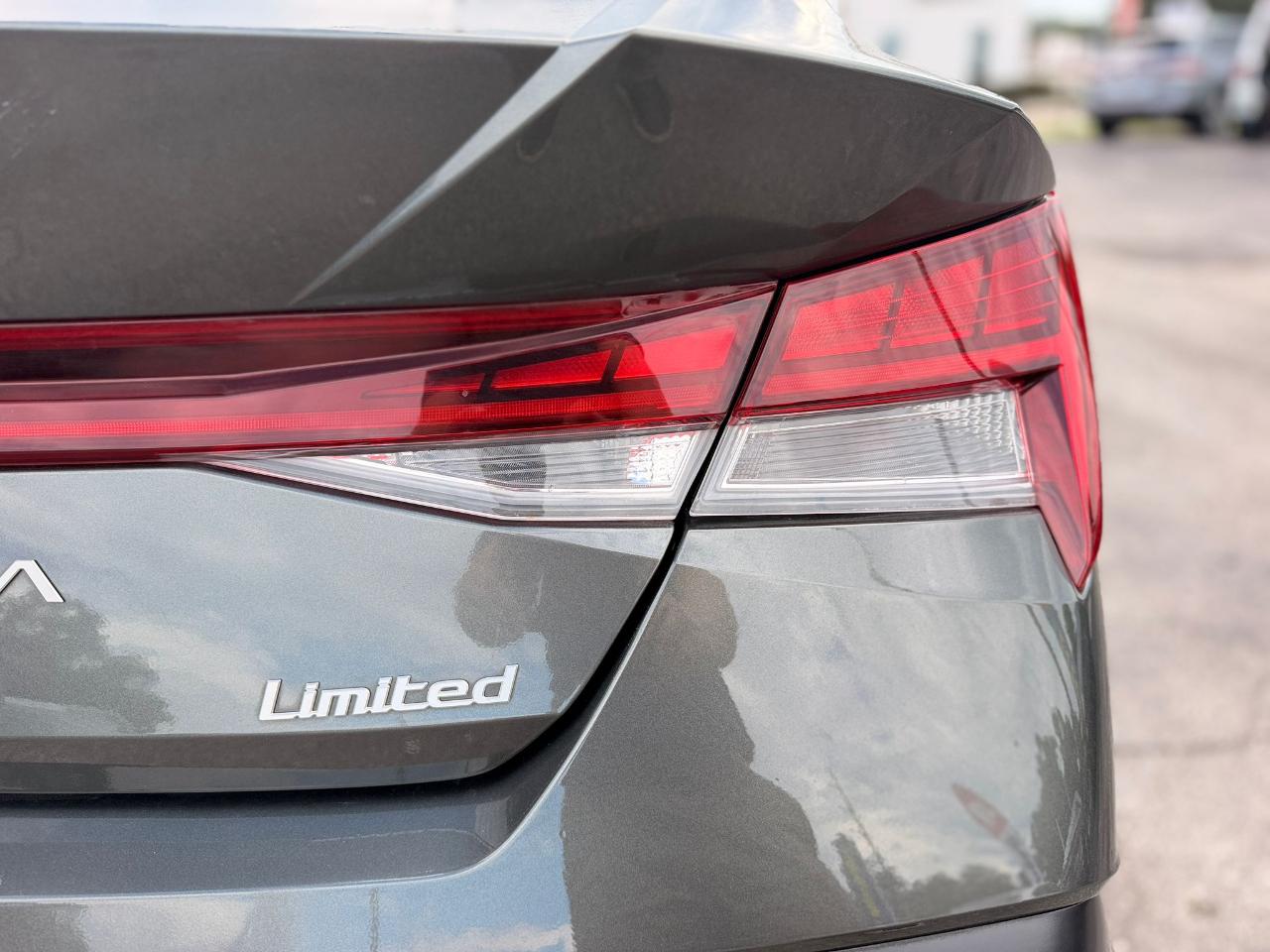 Hyundai Elantra Limited 2025