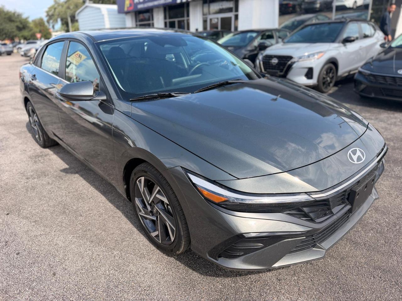 Hyundai Elantra SEL Convenience 2025