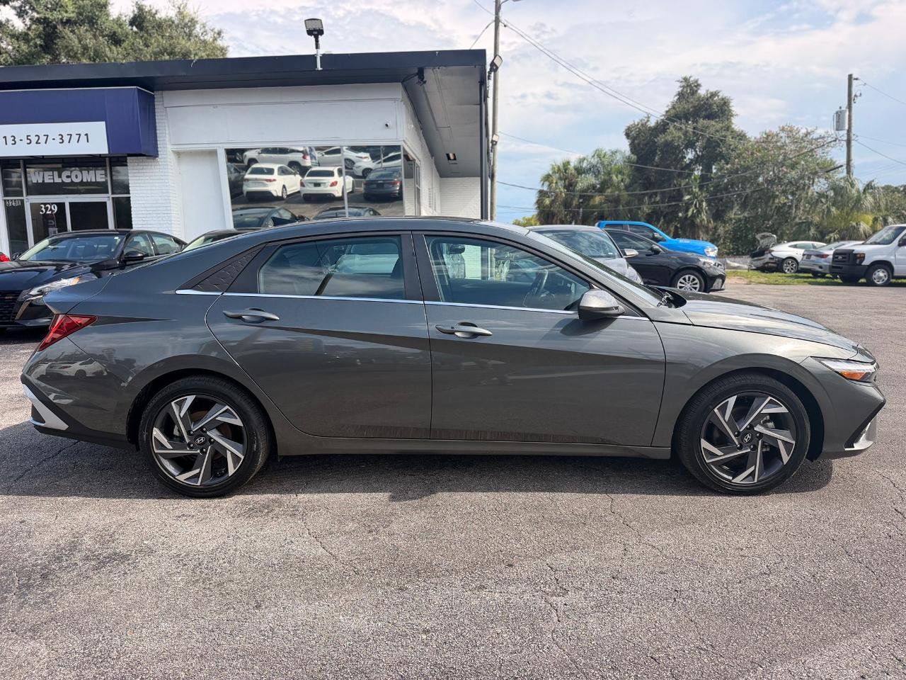 Hyundai Elantra SEL Convenience 2025