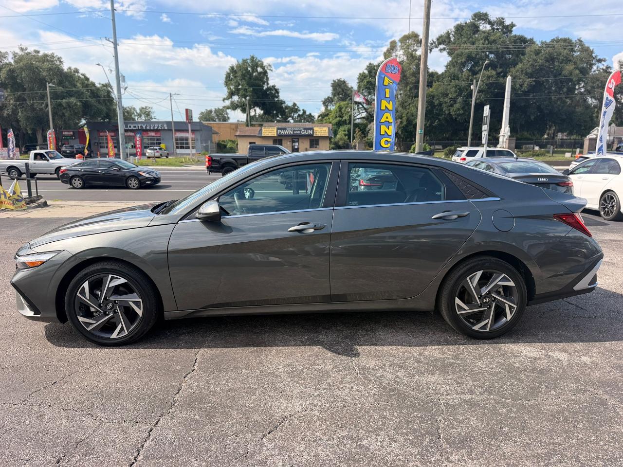 Hyundai Elantra SEL Convenience 2025