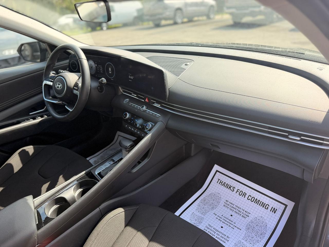 Hyundai Elantra SEL Convenience 2025