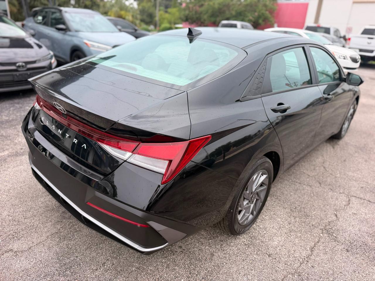 Hyundai Elantra SEL 2024