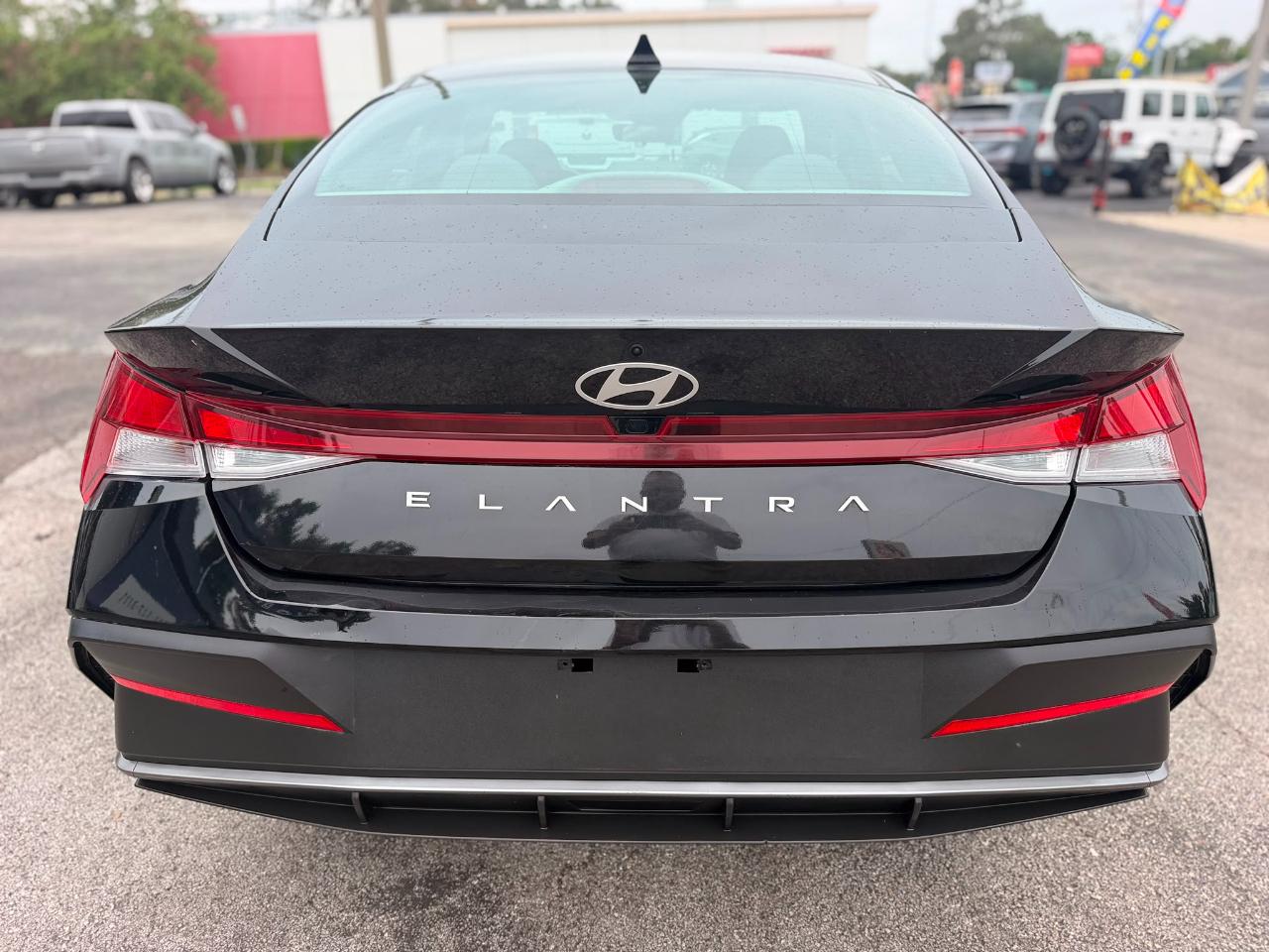 Hyundai Elantra SEL 2024