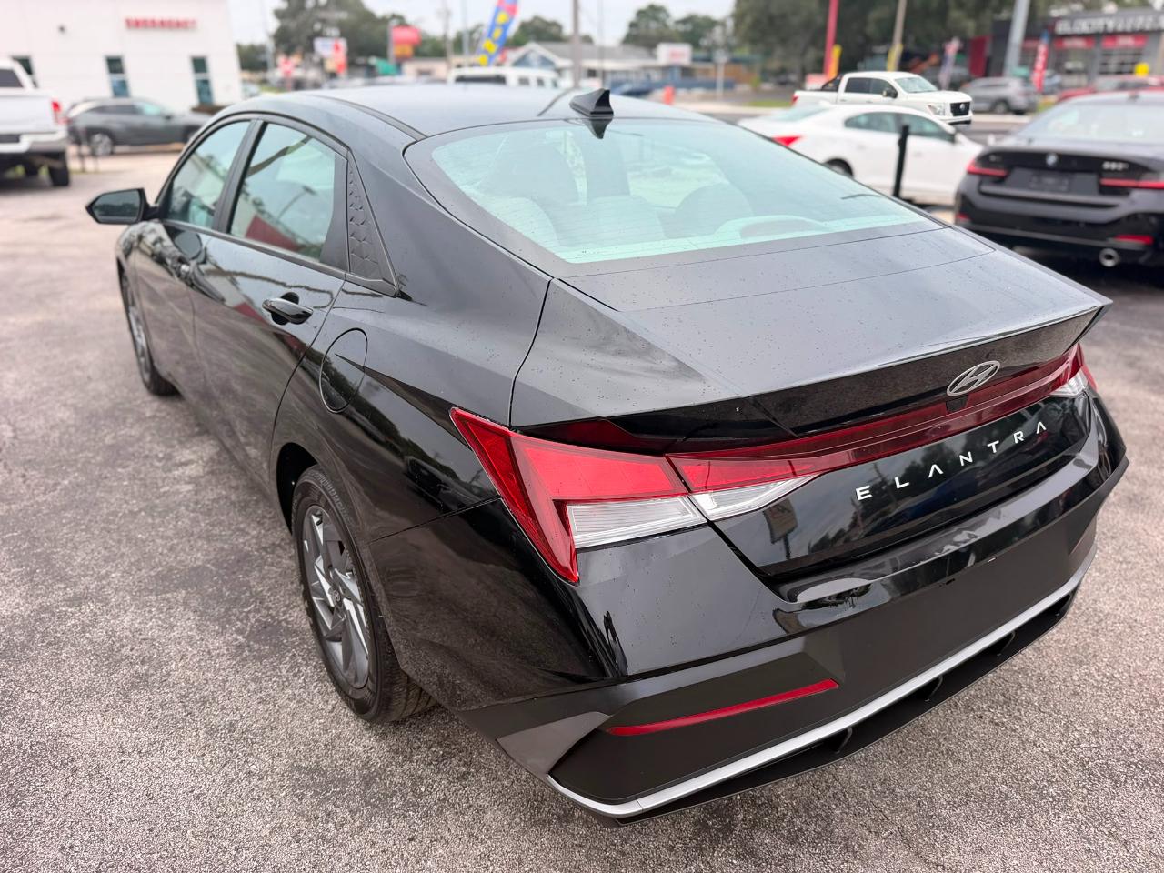 Hyundai Elantra SEL 2024