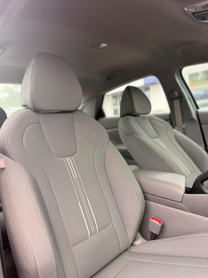 Hyundai Elantra SEL 2024