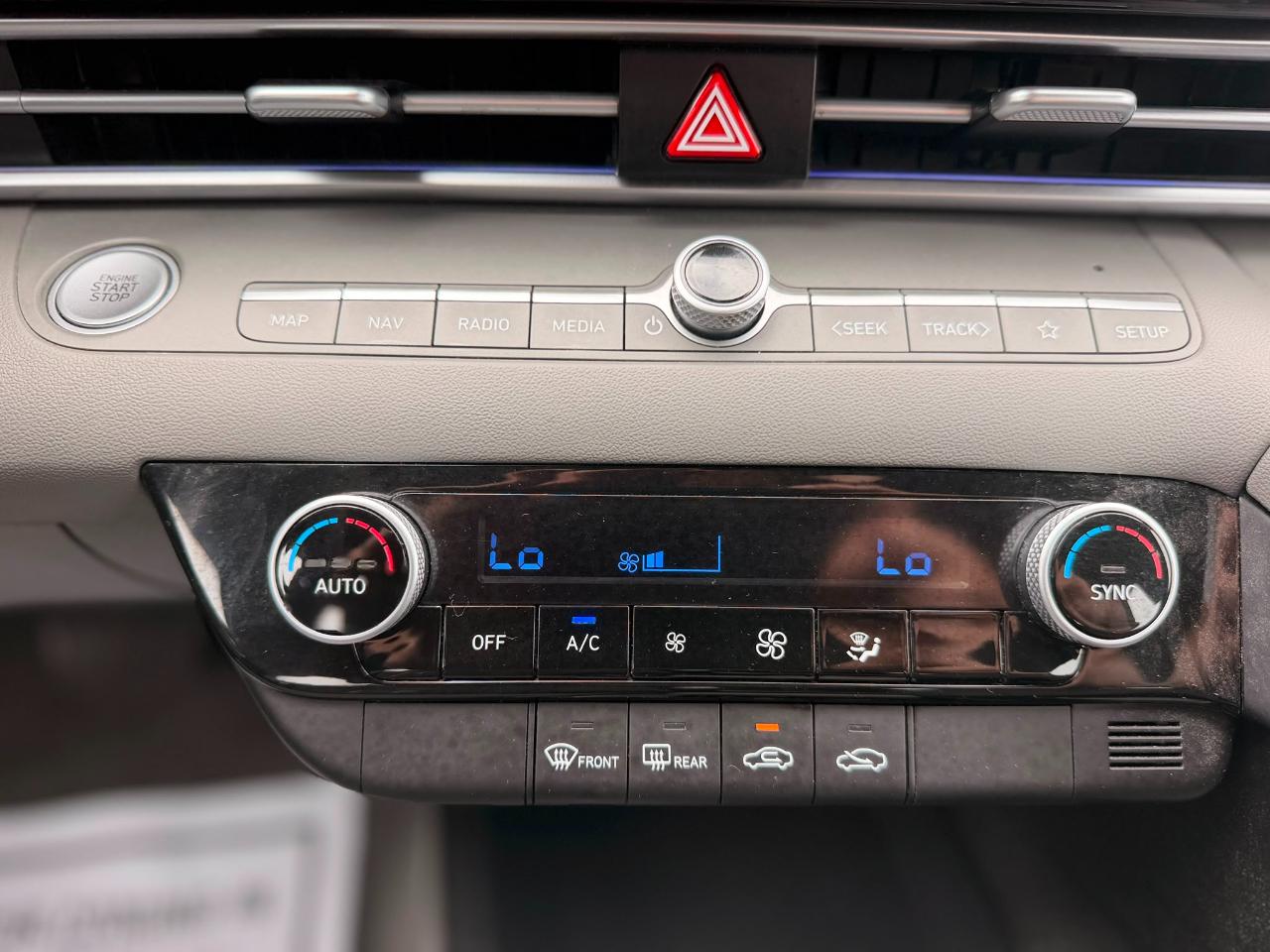 Hyundai Elantra SEL 2024