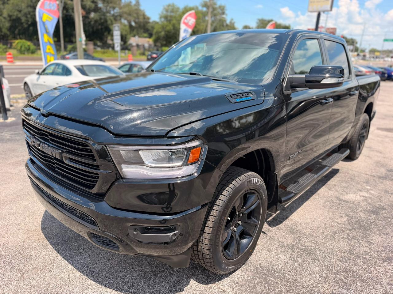 RAM 1500 Big Horn Crew Cab SWB 4WD 2022