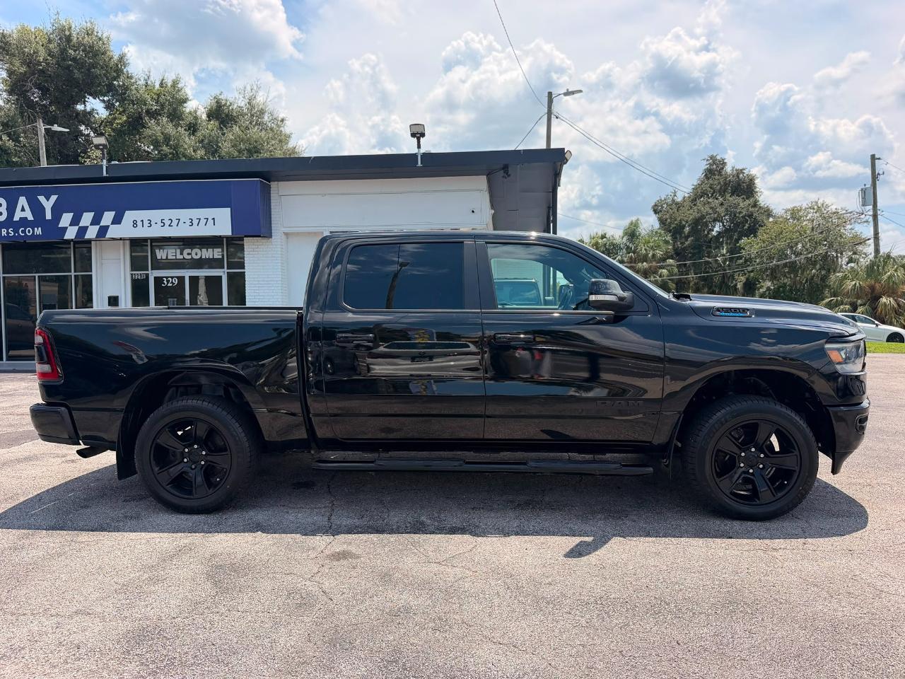 RAM 1500 Big Horn Crew Cab SWB 4WD 2022