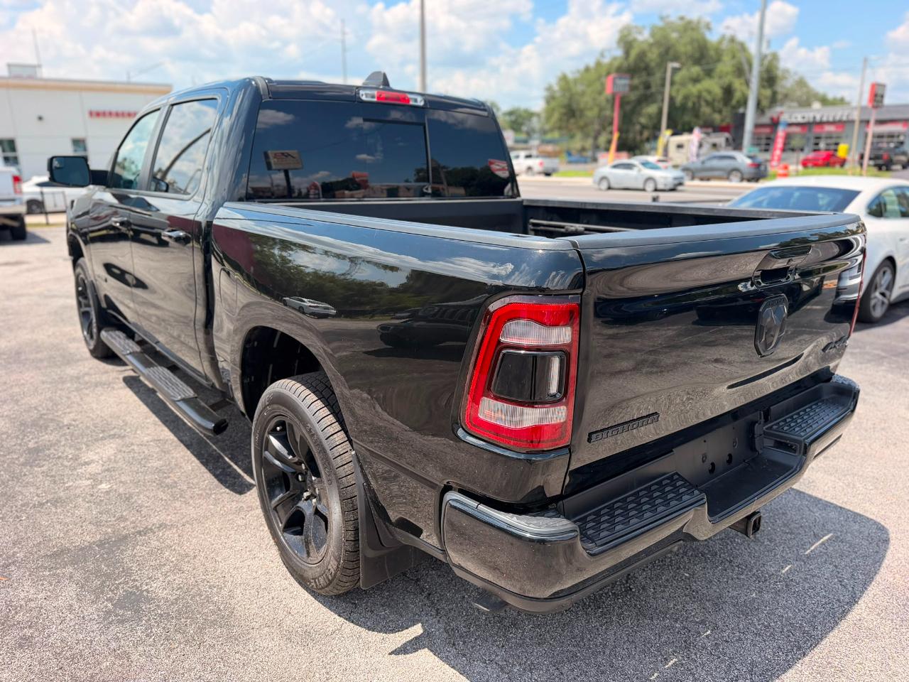 RAM 1500 Big Horn Crew Cab SWB 4WD 2022