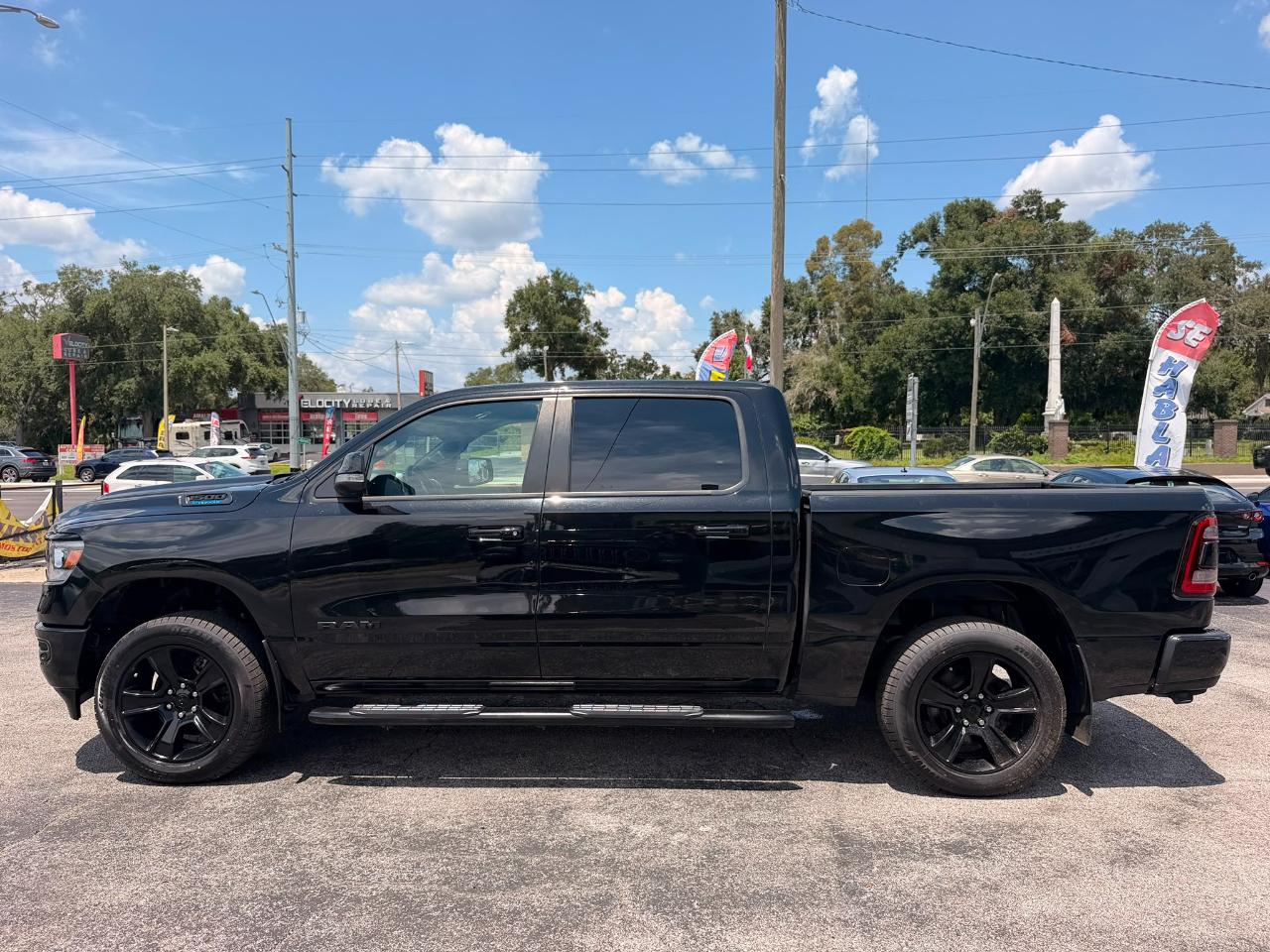 RAM 1500 Big Horn Crew Cab SWB 4WD 2022
