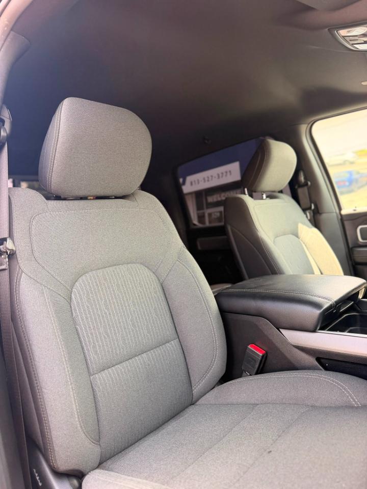 RAM 1500 Big Horn Crew Cab SWB 4WD 2022
