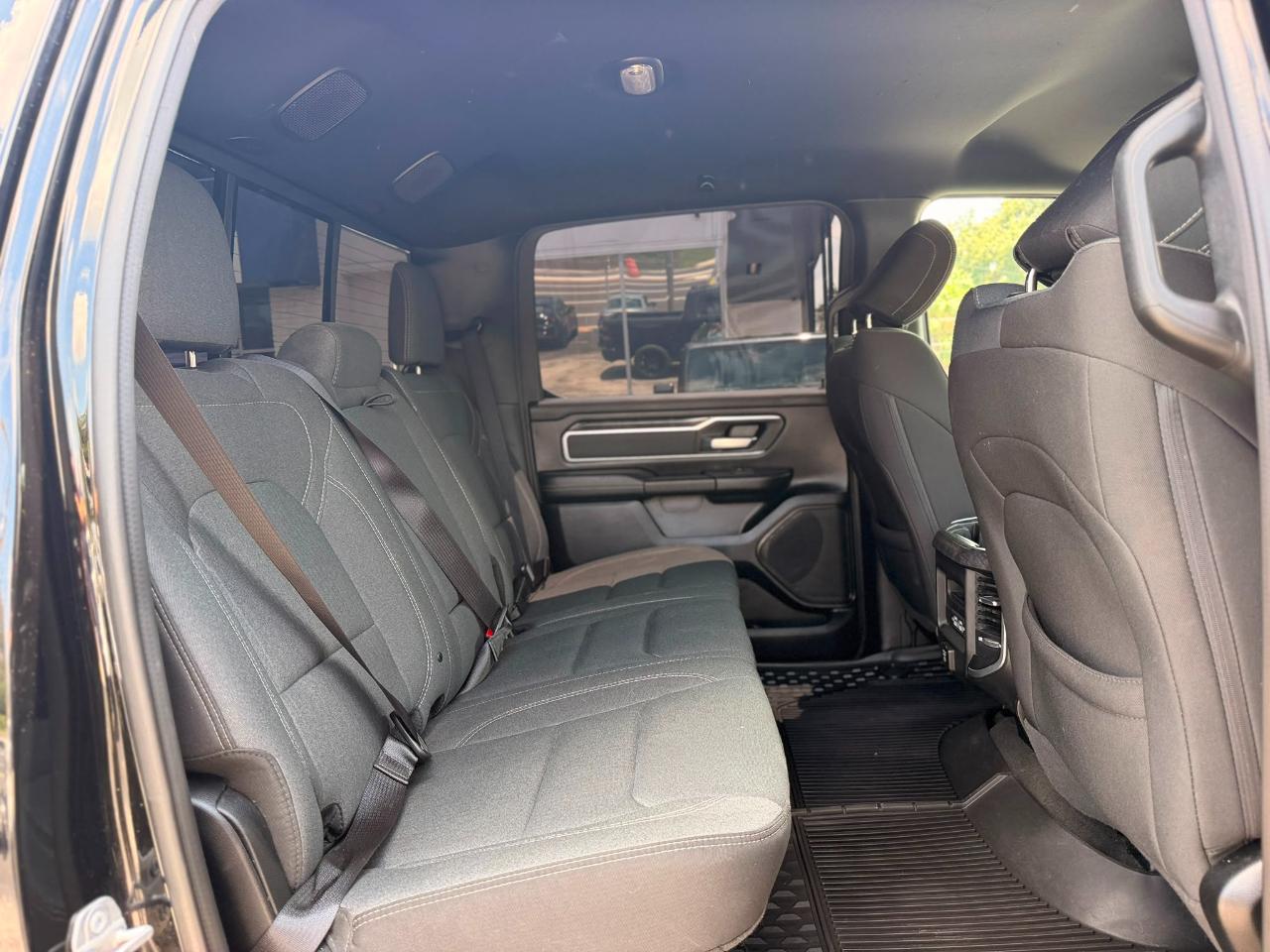 RAM 1500 Big Horn Crew Cab SWB 4WD 2022
