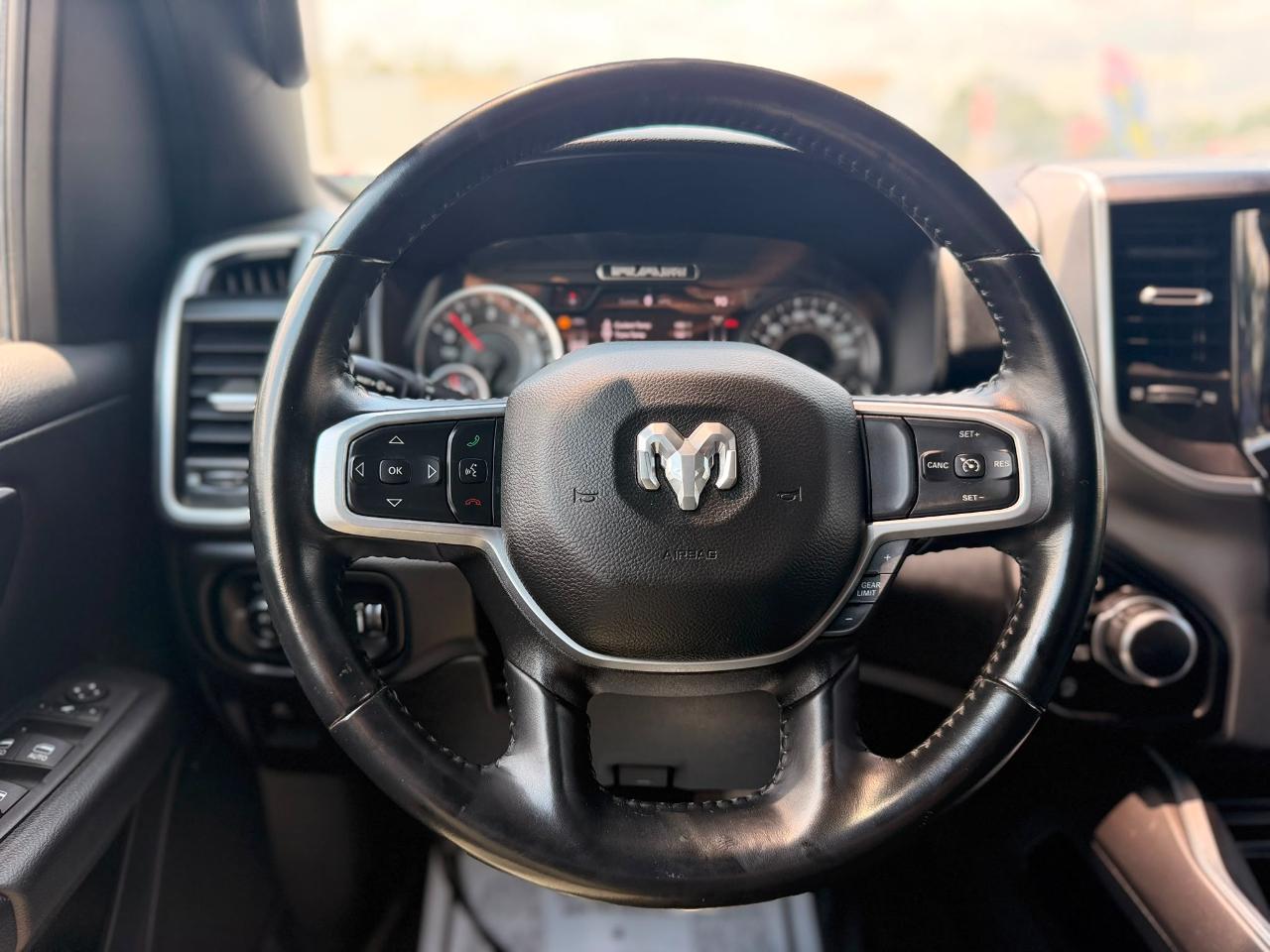 RAM 1500 Big Horn Crew Cab SWB 4WD 2022