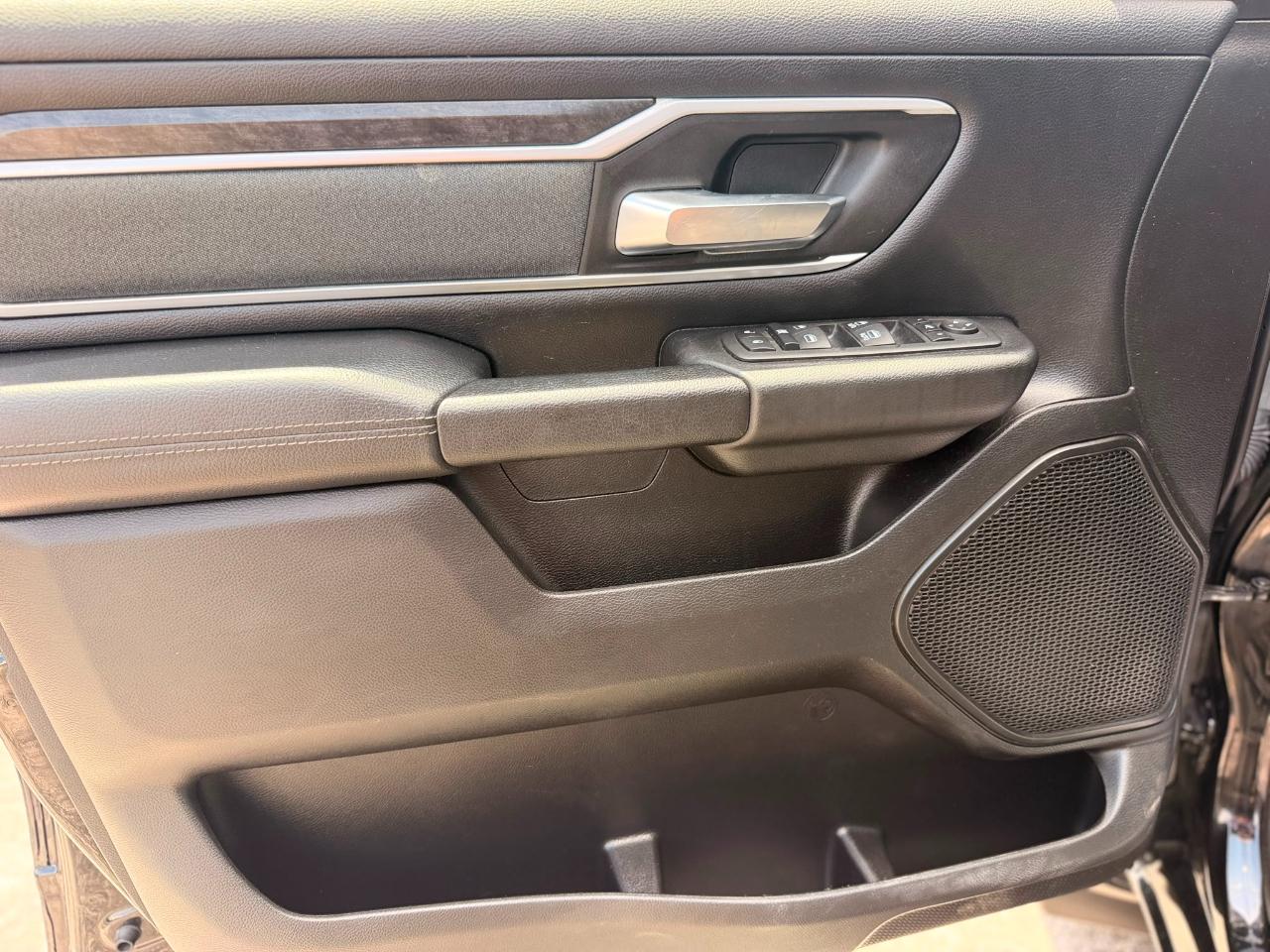 RAM 1500 Big Horn Crew Cab SWB 4WD 2022