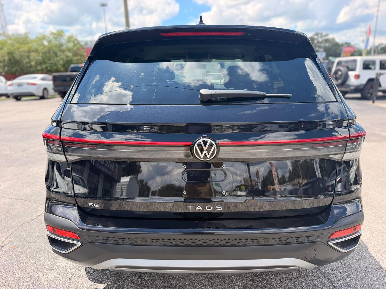 Volkswagen Taos SE 2026
