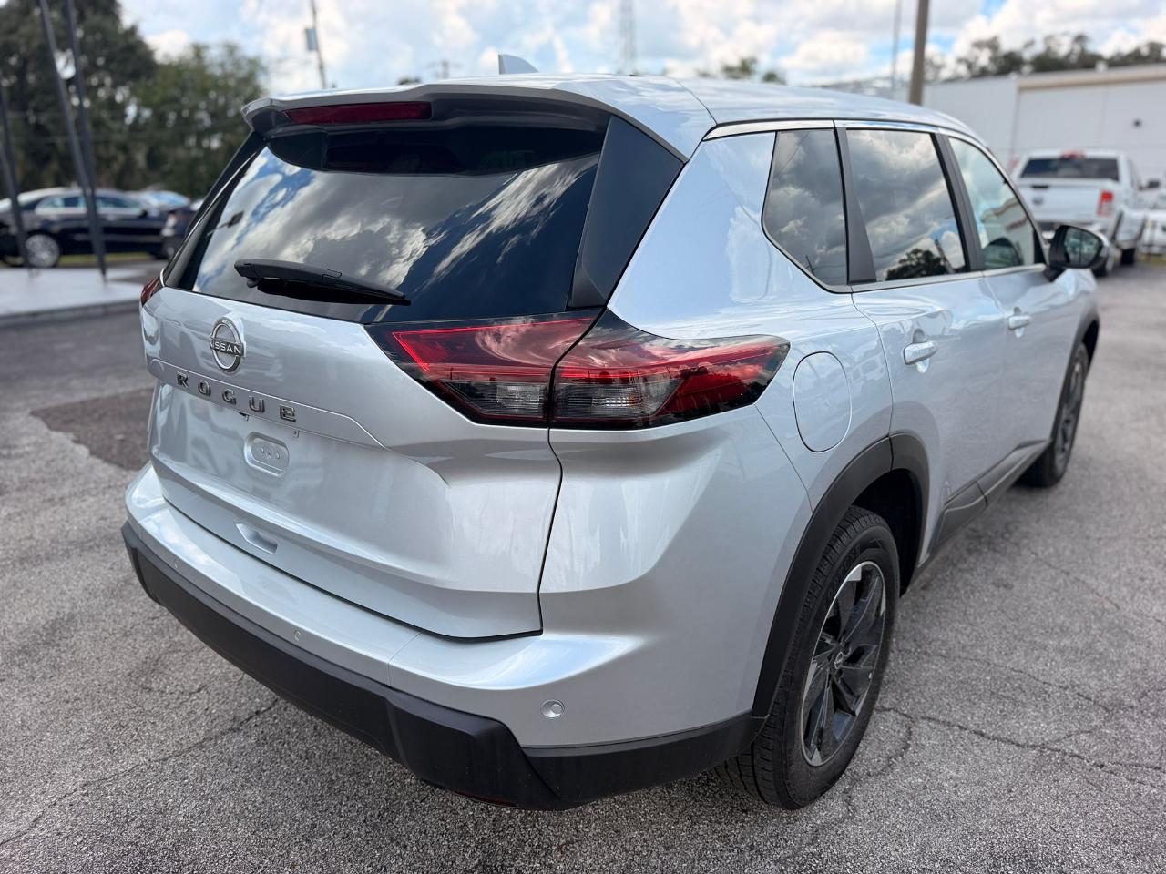 Nissan Rogue SV AWD 2025