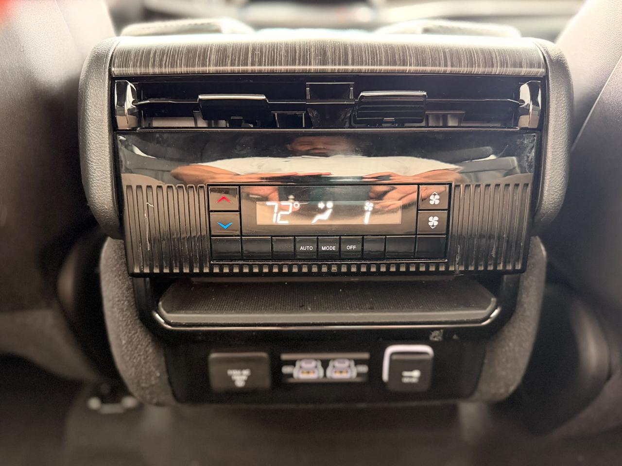 Jeep Wagoneer Series II 2024