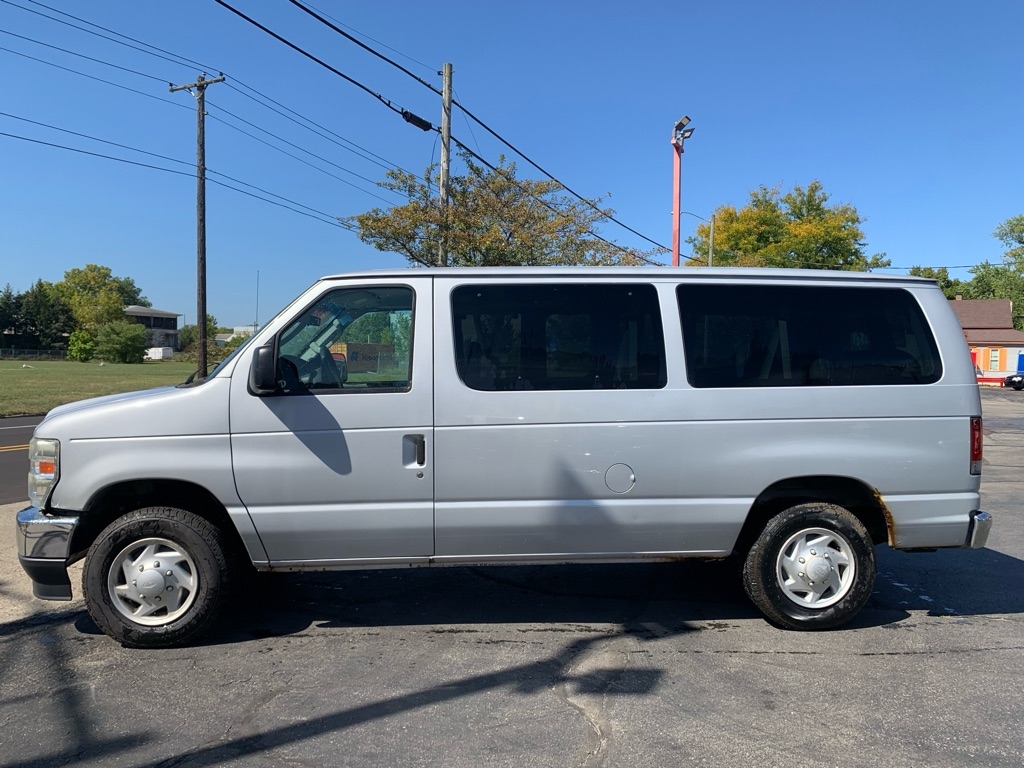 Ford Econoline E-150 XL 2008