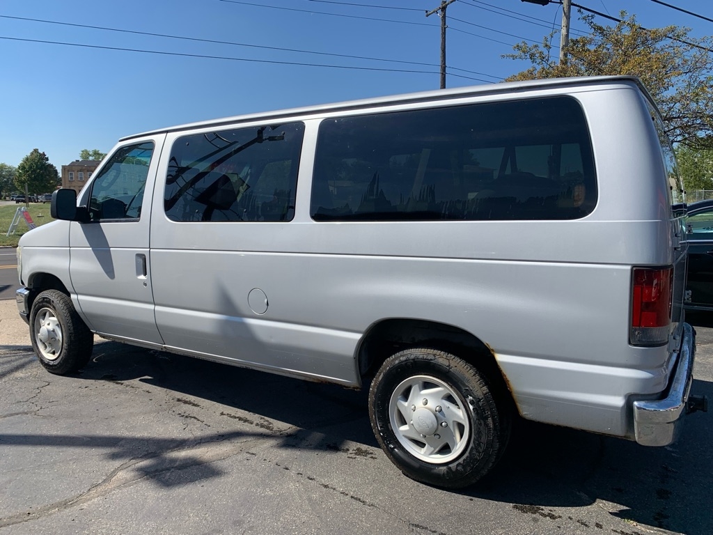 Ford Econoline E-150 XL 2008