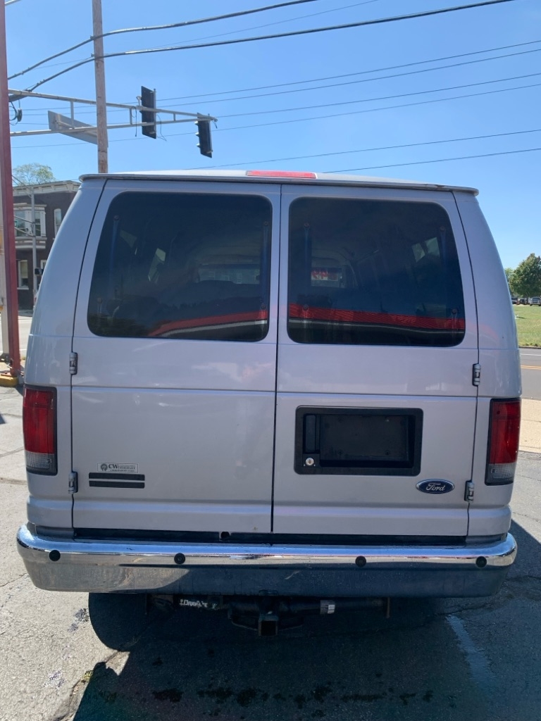 Ford Econoline E-150 XL 2008