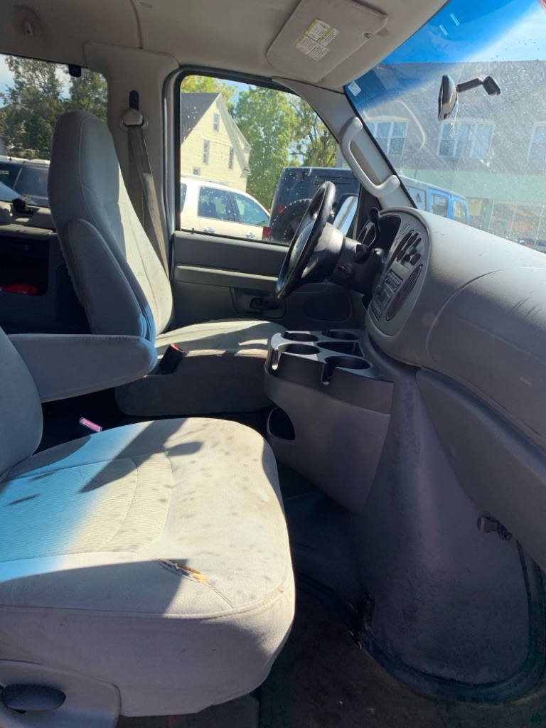 Ford Econoline E-150 XL 2008
