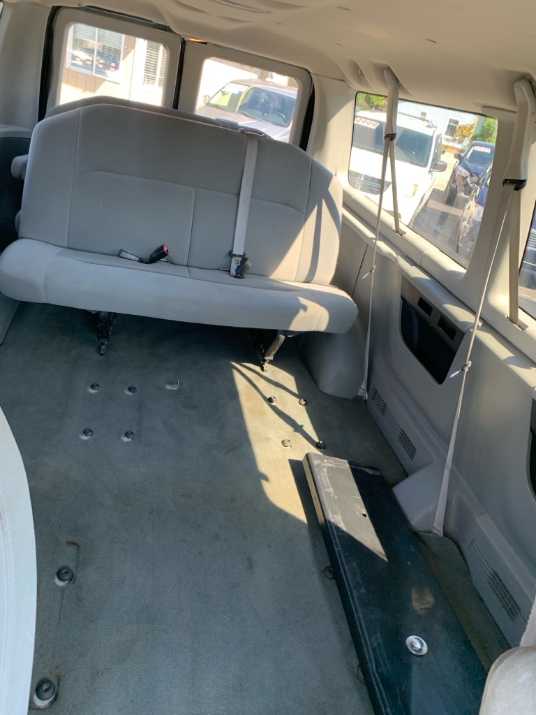 Ford Econoline E-150 XL 2008