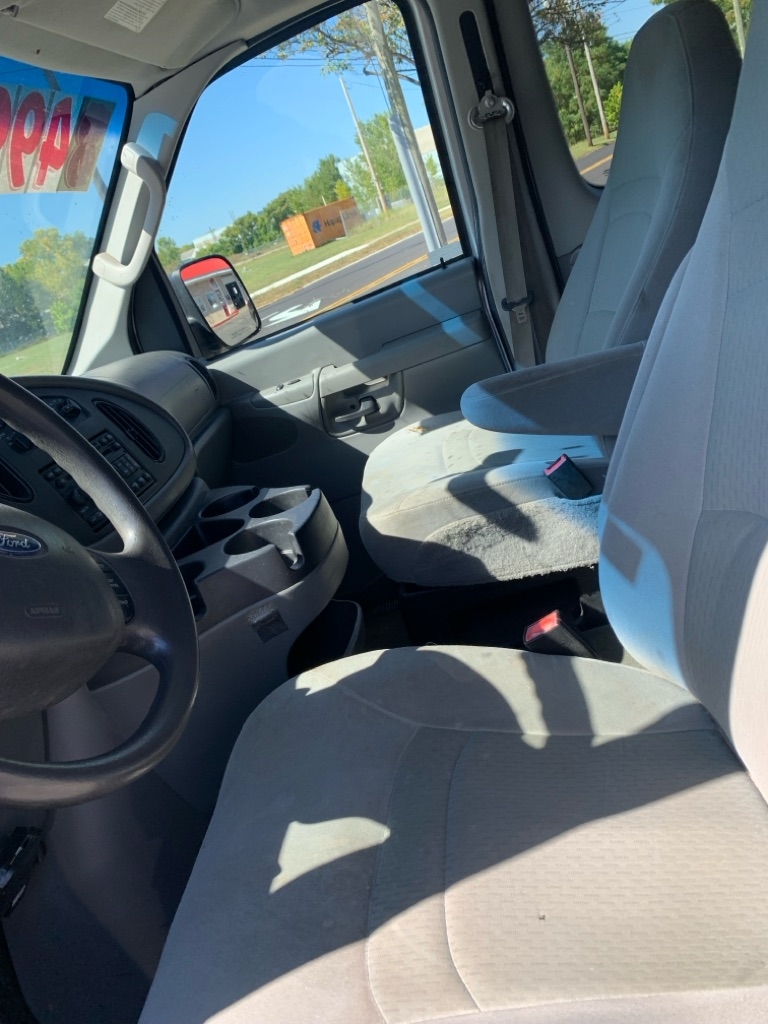 Ford Econoline E-150 XL 2008
