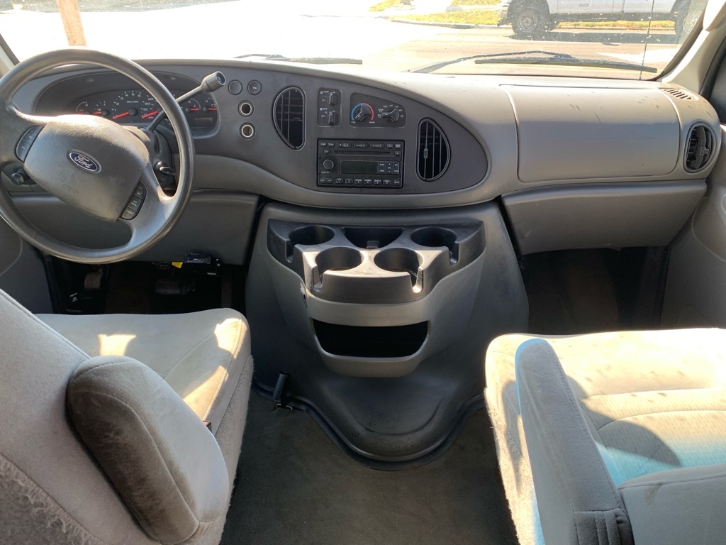 Ford Econoline E-150 XL 2008