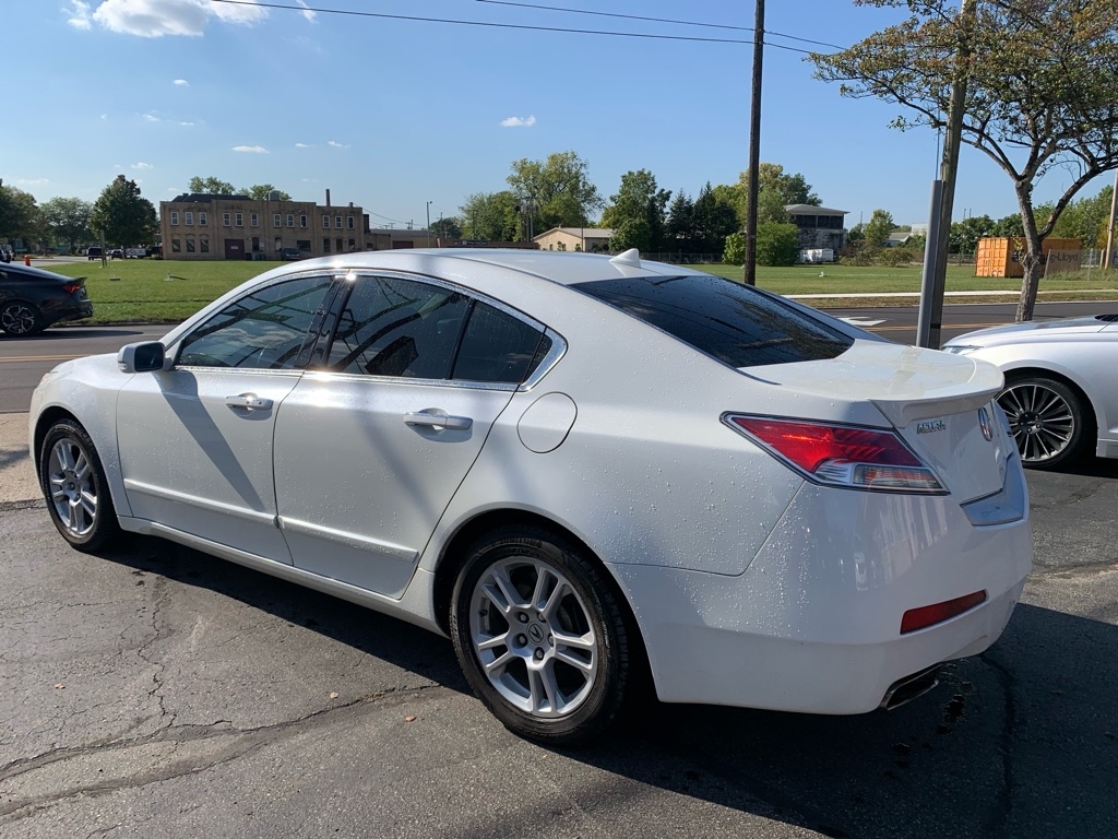 Acura TL 5-Speed AT with Tech Package 2009
