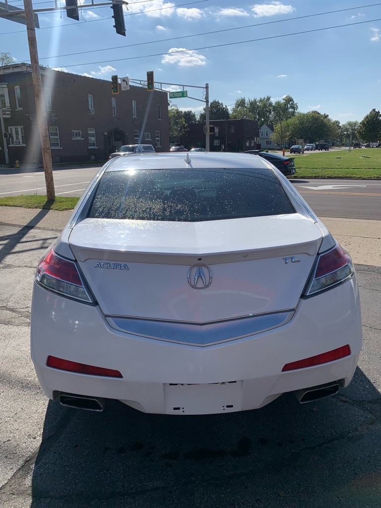 Acura TL 5-Speed AT with Tech Package 2009