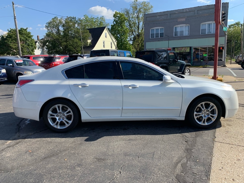 Acura TL 5-Speed AT with Tech Package 2009