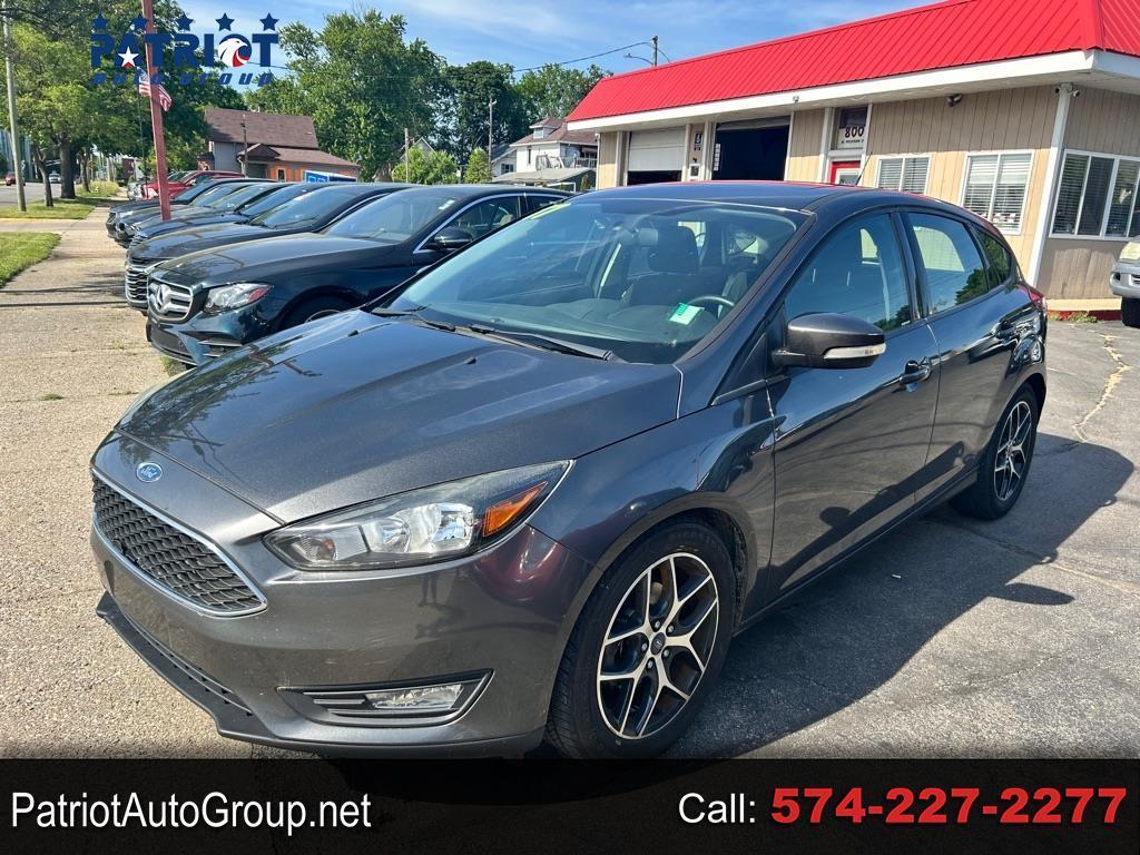 2017 Ford Focus 5 Door Hatch SEL's photo