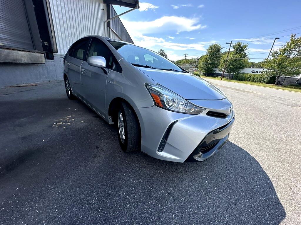 2015 Toyota Prius V Two photo 8