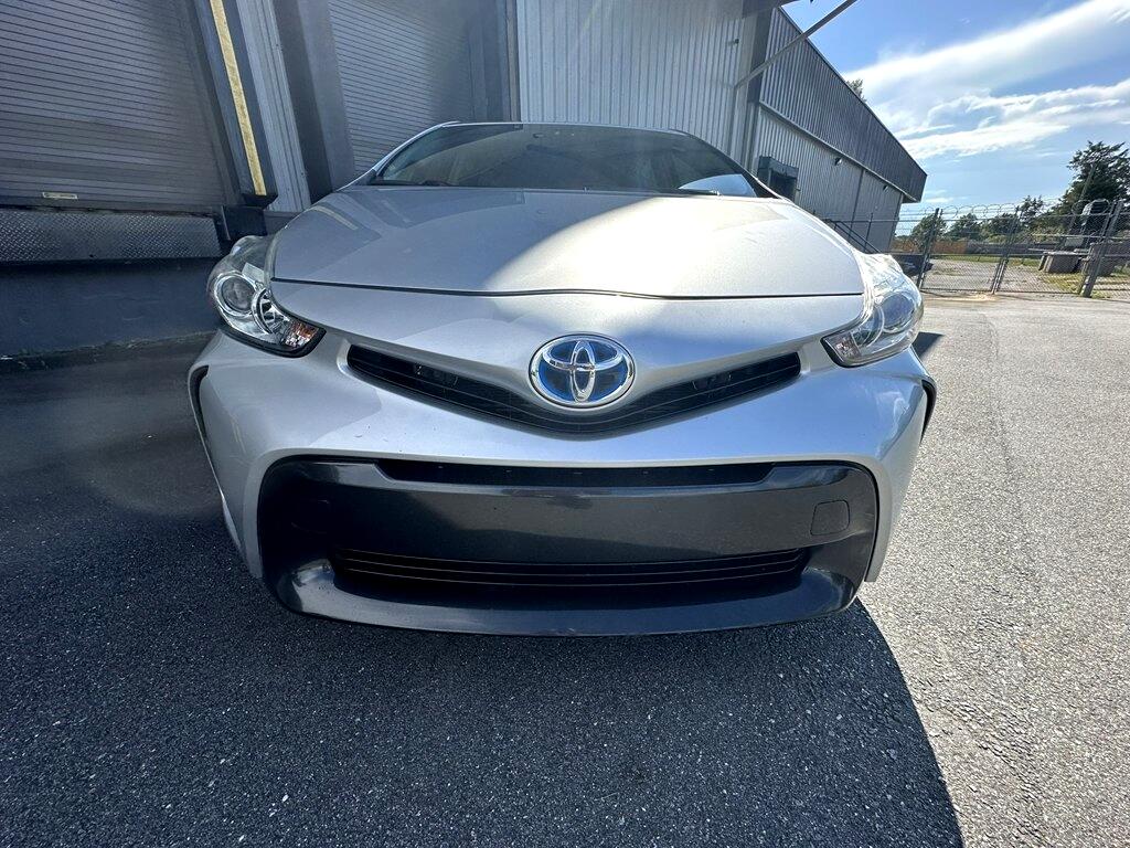 2015 Toyota Prius V Two photo 9