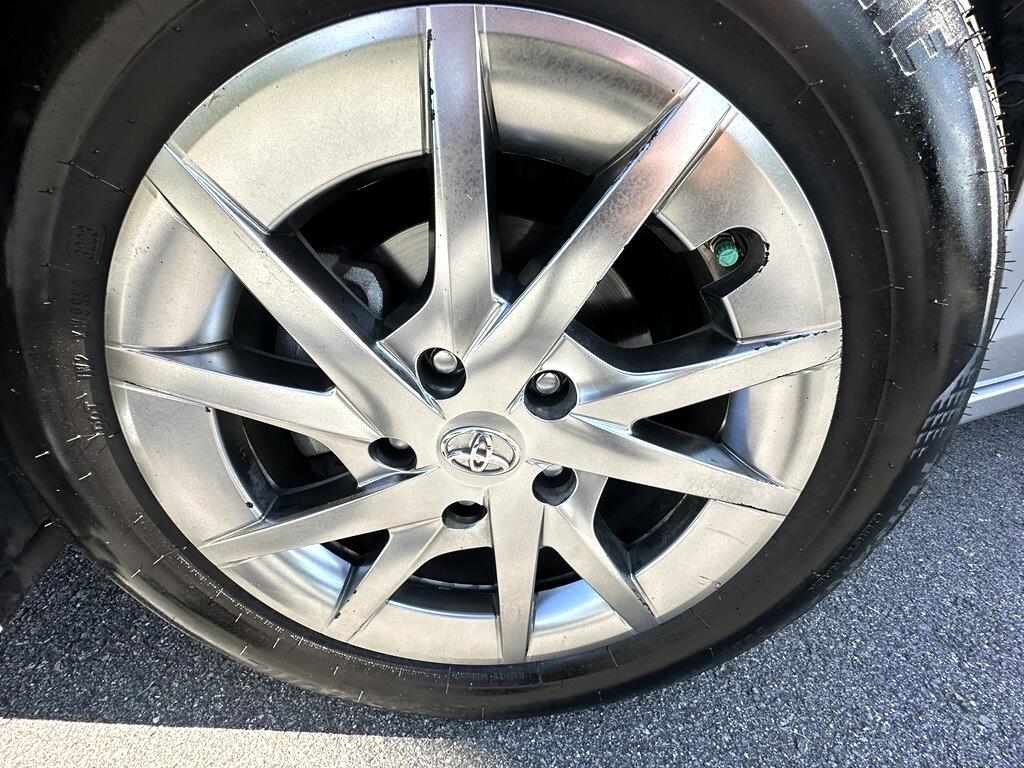 2015 Toyota Prius V Two photo 11
