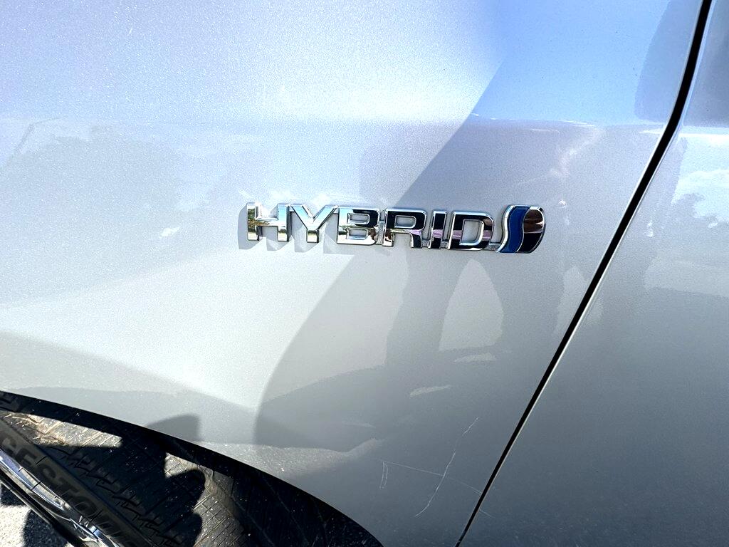 2015 Toyota Prius V Two photo 12