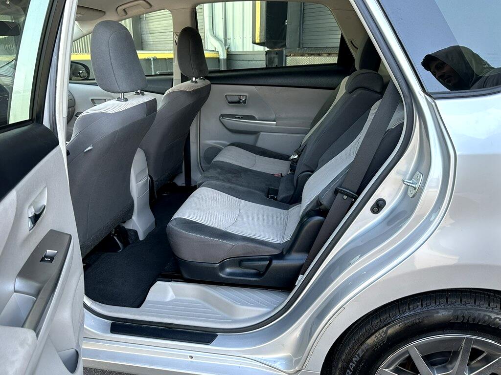 2015 Toyota Prius V Two photo 19