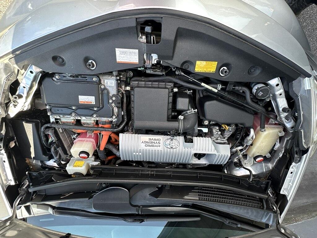 2015 Toyota Prius V Two photo 25