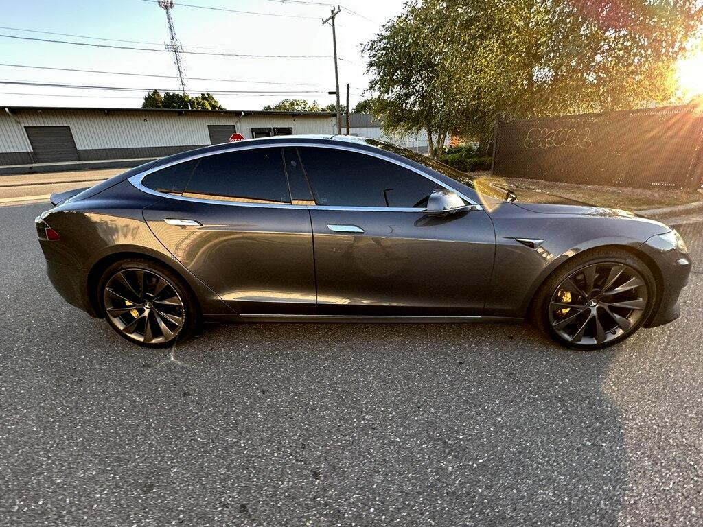2018 Tesla Model S photo 10