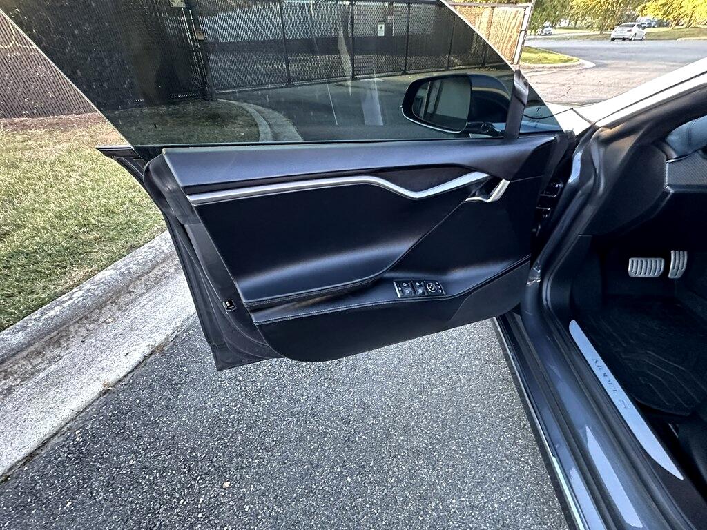 2018 Tesla Model S photo 15