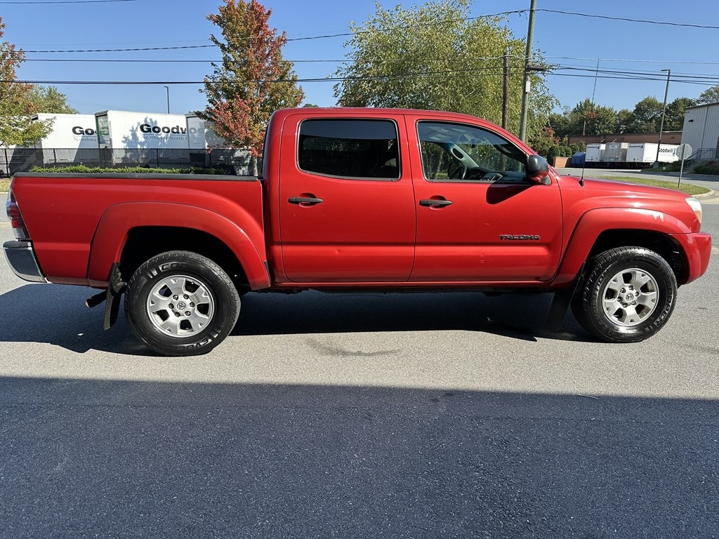 2010 Toyota Tacoma Double Cab V6 4x4 photo 6