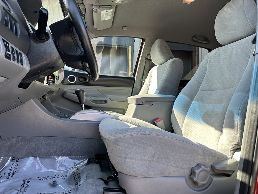 2010 Toyota Tacoma Double Cab V6 4x4 photo 12