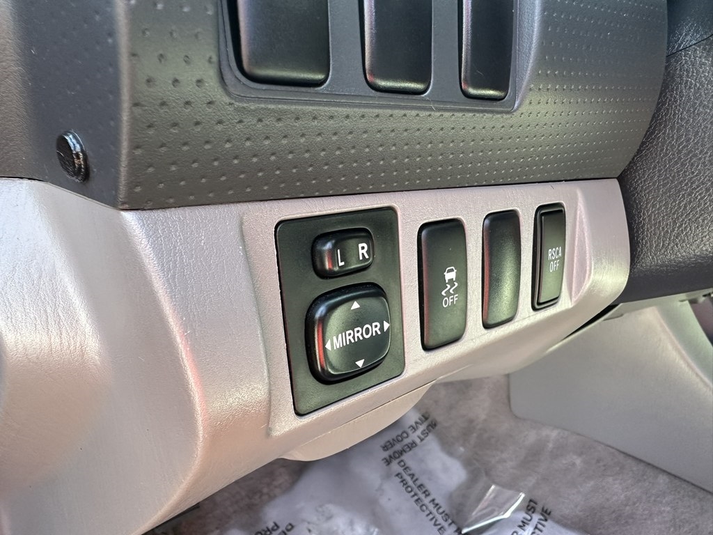 2010 Toyota Tacoma Double Cab V6 4x4 photo 22