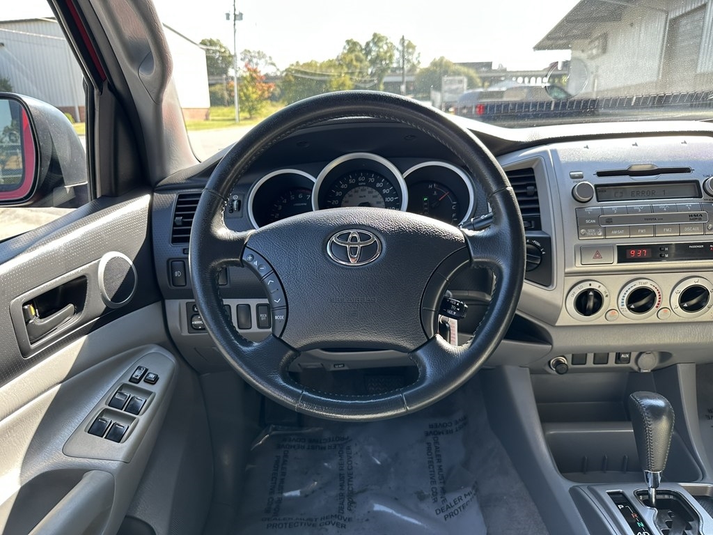 2010 Toyota Tacoma Double Cab V6 4x4 photo 23