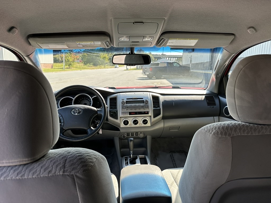 2010 Toyota Tacoma Double Cab V6 4x4 photo 25