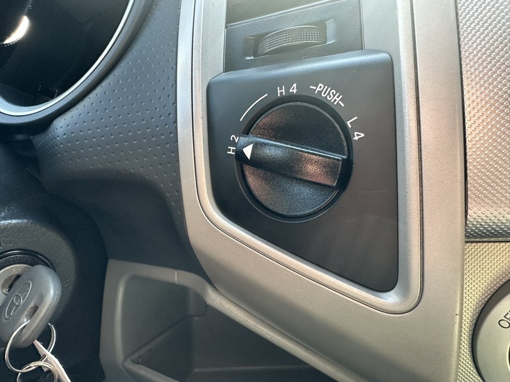2010 Toyota Tacoma Double Cab V6 4x4 photo 32