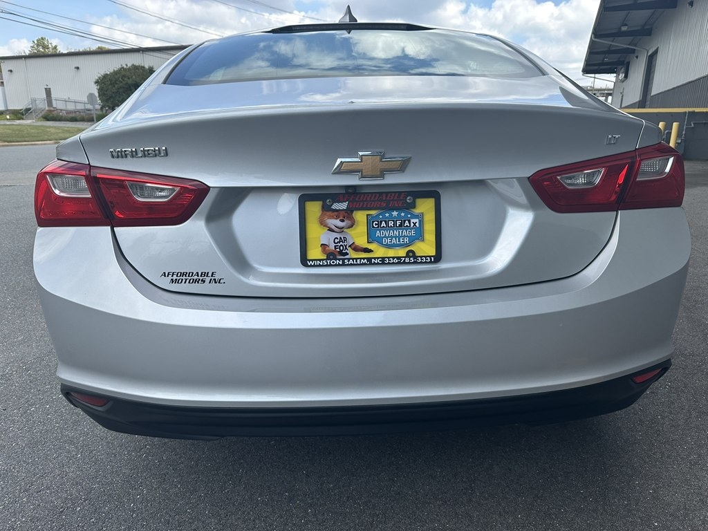2017 Chevrolet Malibu 1LT photo 4