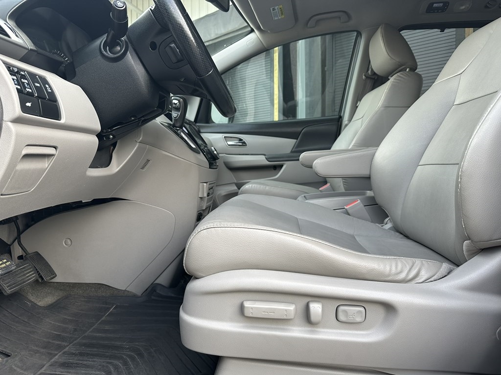 2014 Honda Odyssey EX-L photo 13