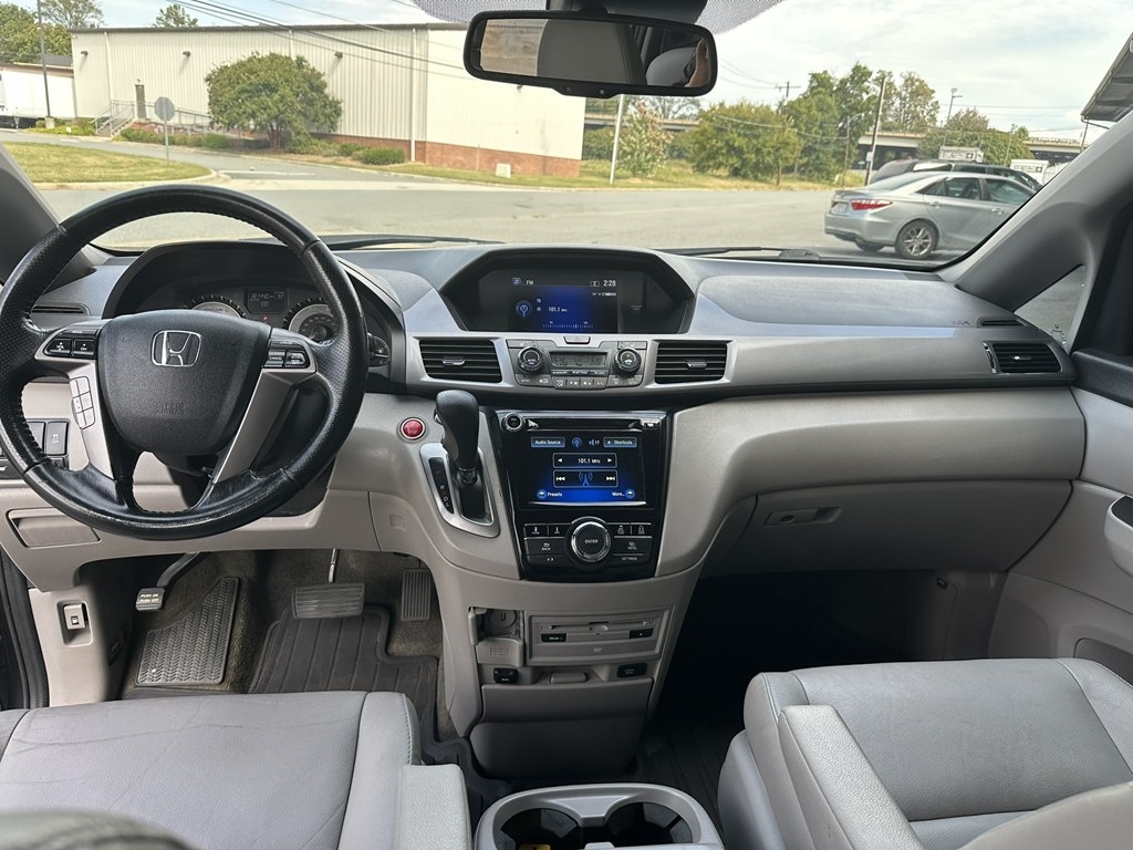 2014 Honda Odyssey EX-L photo 24